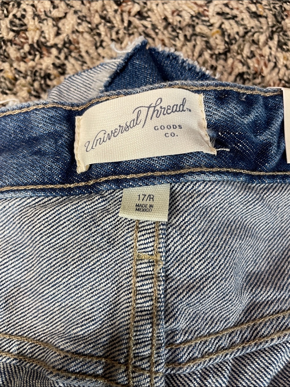 Denim High-Rise Frayed Hem Shorts - Blue Plus Size 17 Universal Thread | NWT - Picture 5 of 6